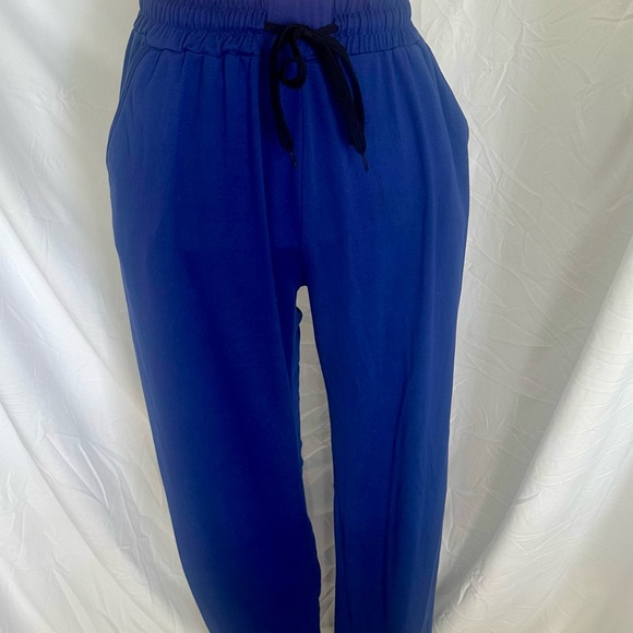 Lounge Suit - Picture 5 of 7